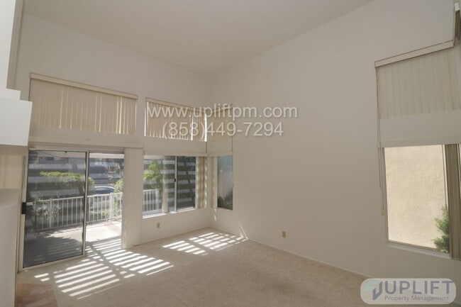 Building Photo - 3 Bed, 2 Bath Single Story Home