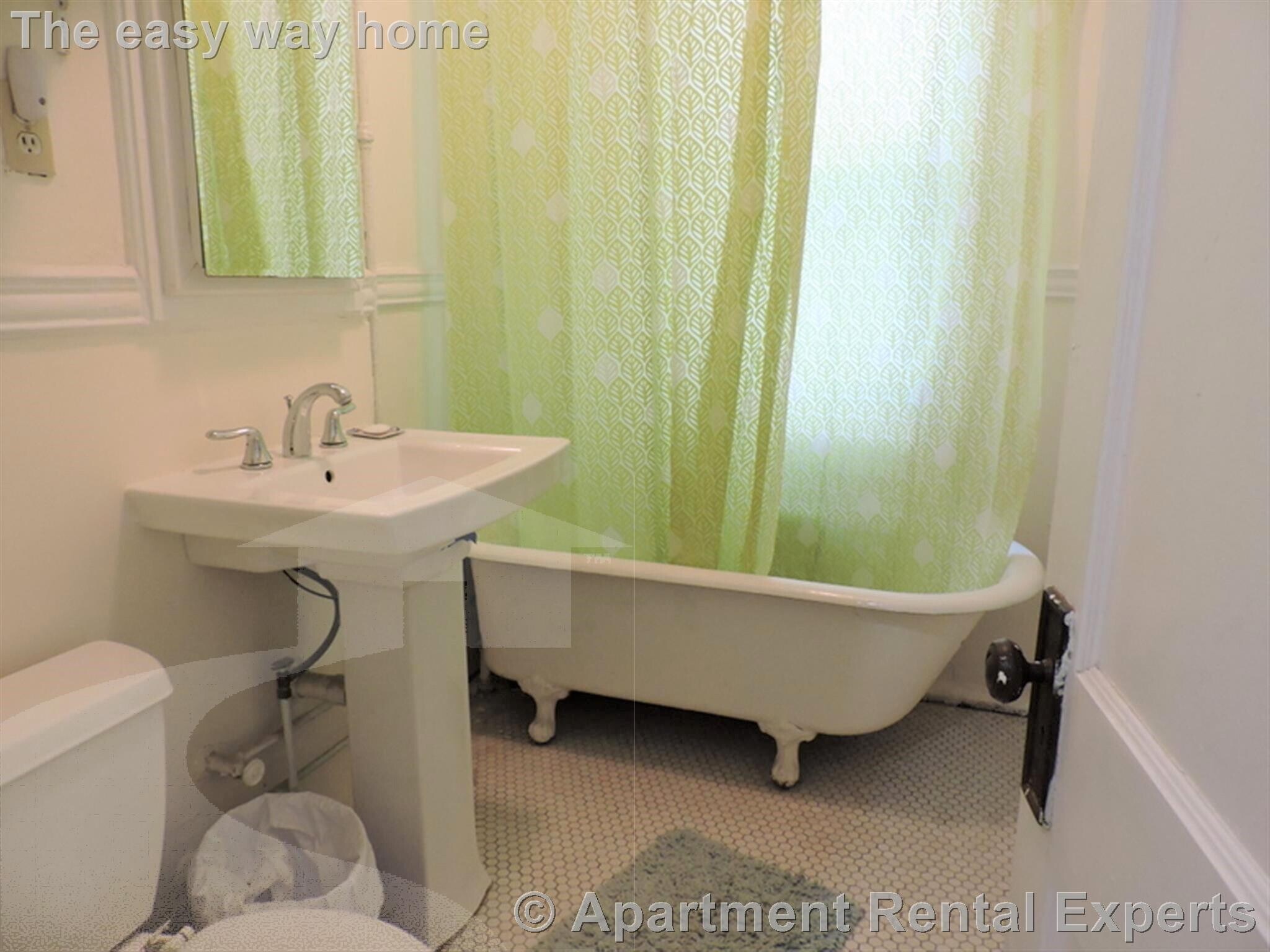 Building Photo - 74 Kirkland St