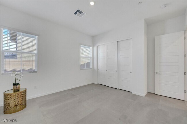 Building Photo - 10851 Mila Lndg Ave