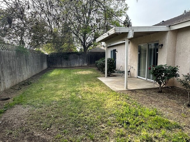 Building Photo - 5415 W Monte Vista Ave
