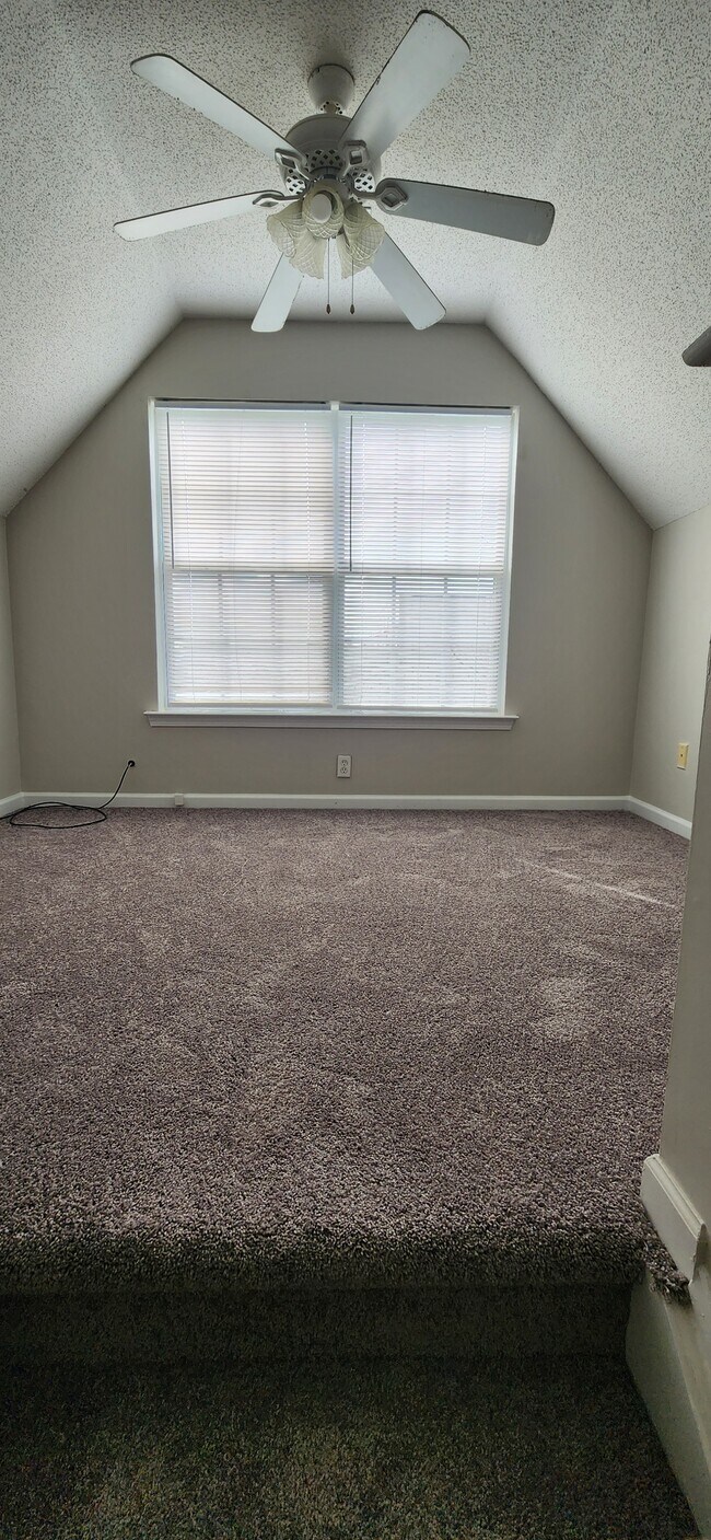 Building Photo - 1113 Waverly Pl Dr