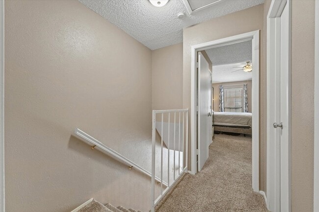 Building Photo - 621 Carriagehouse Ln