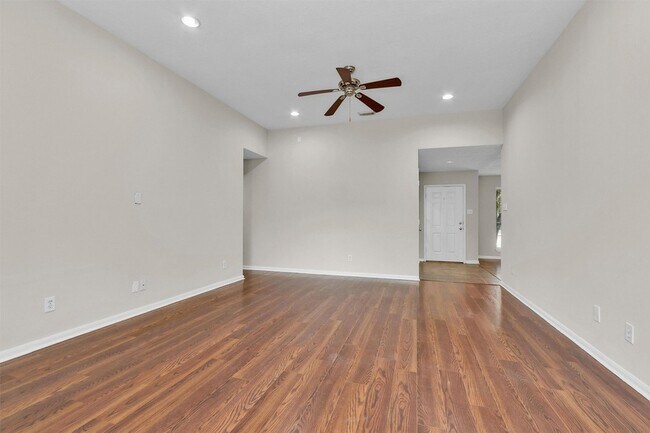 Building Photo - 2726 Fox View Cir