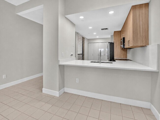 Building Photo - 7460 La Paz Blvd