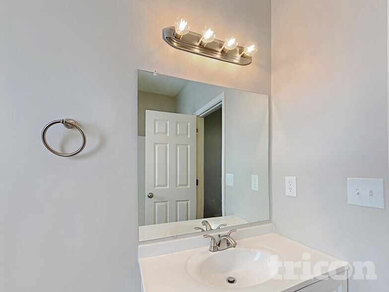 Building Photo - 1211 Joannas Ct