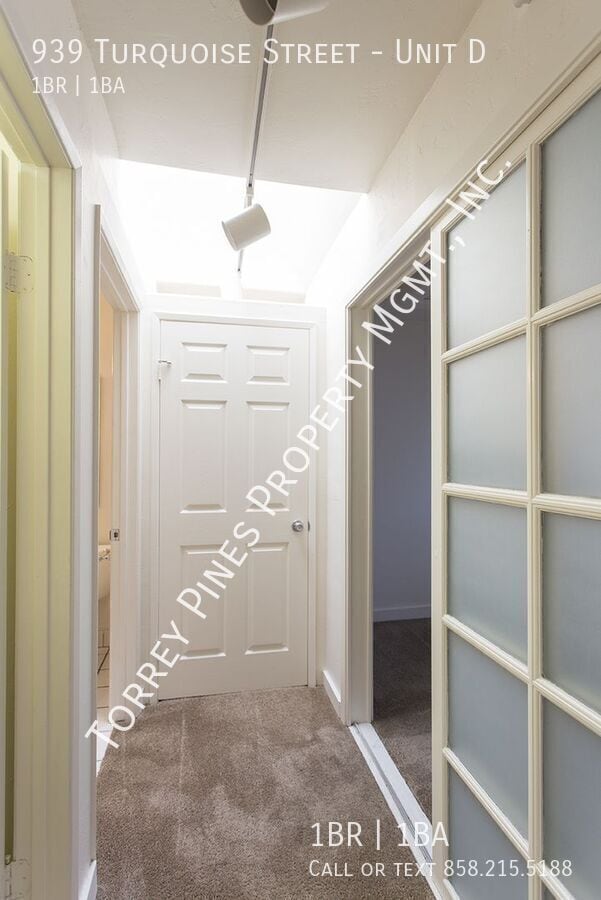 Building Photo - 939 Turquoise St