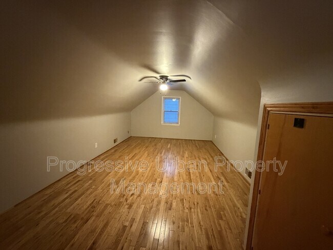 Building Photo - 380 E 260th St