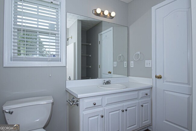 Building Photo - 65 Weldon Pl