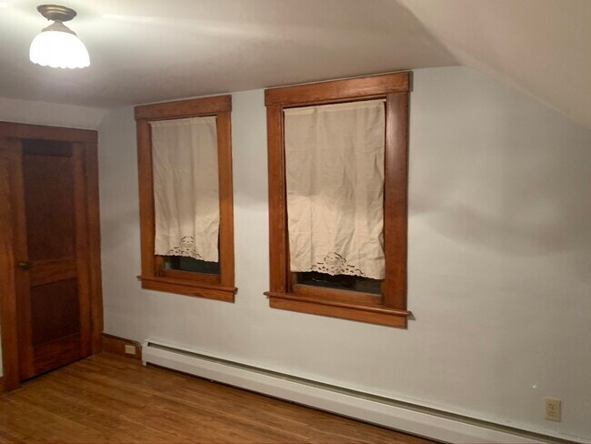 Master Bed 10x14 - 159 Hamlin Ave