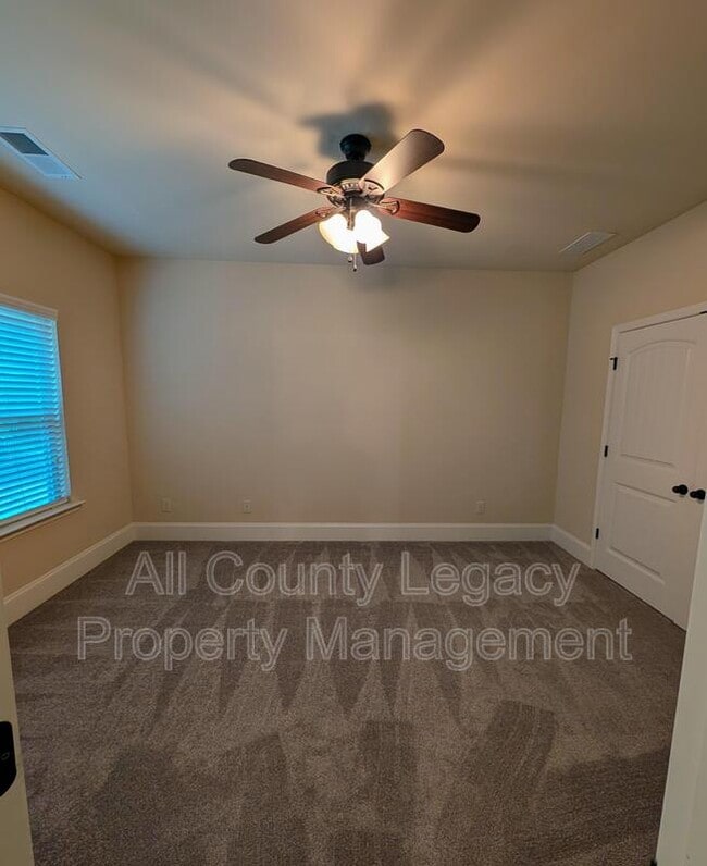 Building Photo - 2591 Foxy Dr