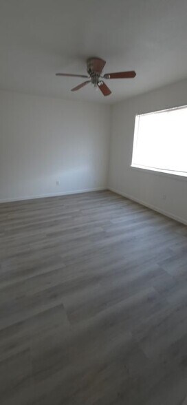 Building Photo - 915 Almond Blossom Dr