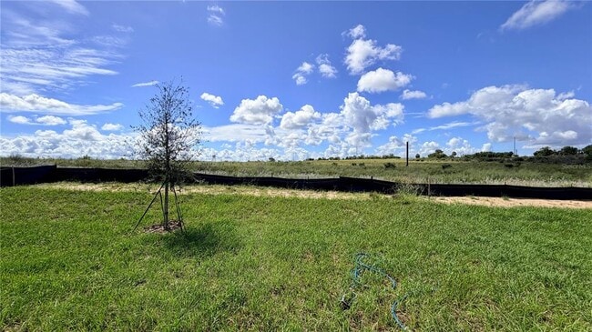 Building Photo - 615 ARTEMIS St