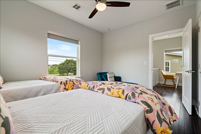 Building Photo - 6301 Santos St