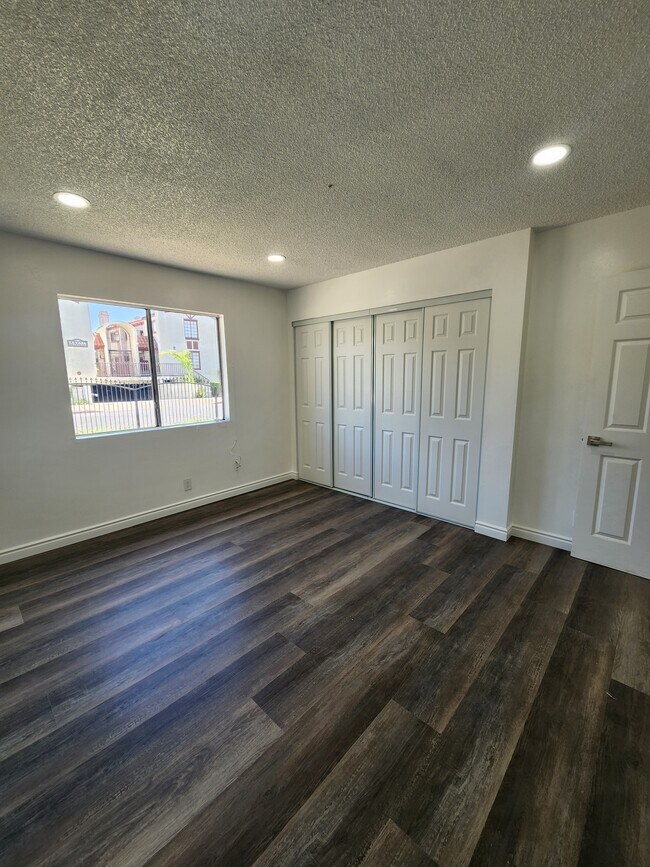 Building Photo - 1450 W 146th St