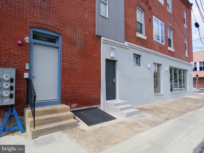 Building Photo - 3100-02 Spring Garden St