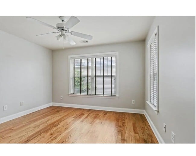 Building Photo - Charming 3BR Townhome in Atlanta