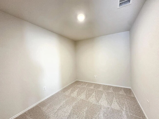 Building Photo - "Charming 3-Bed 2 bath Oasis in New Braunfels