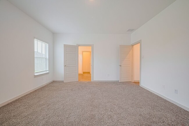 Building Photo - 1010 Curly Angora Ct