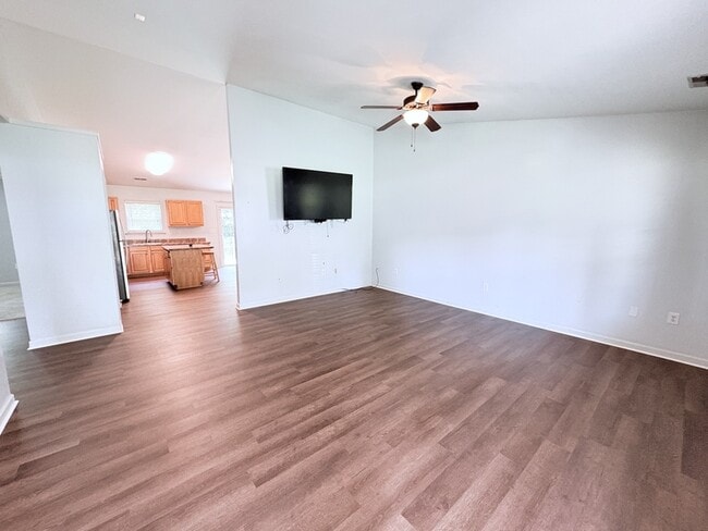 Building Photo - 112 Rose Ln