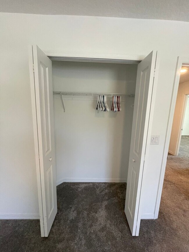 Building Photo - 4 Bedroom 2.5 Bathroom home located in Preserves at LPGA