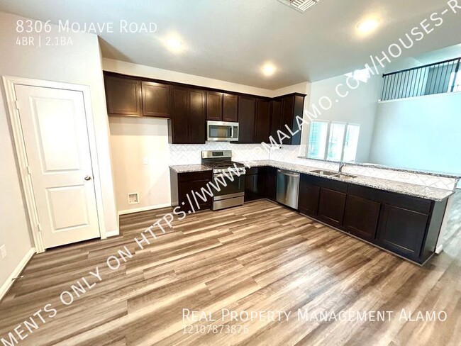 Building Photo - Amazing Two-Story 4 Bedroom / 2.5 Bath Hom...