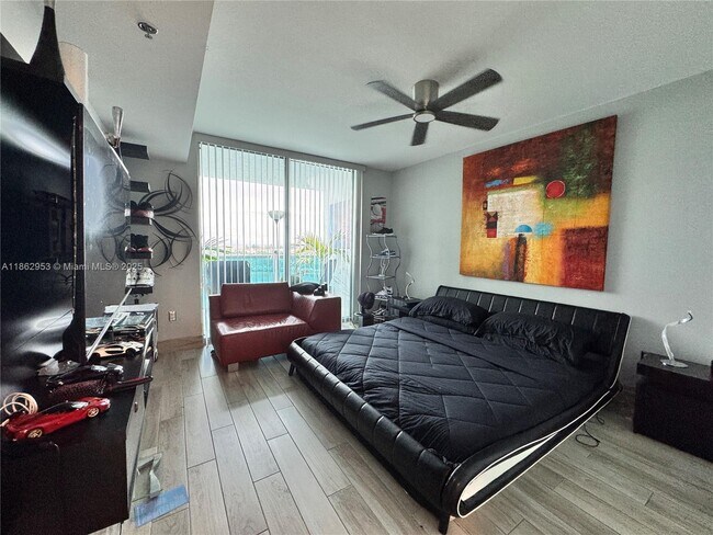 Building Photo - 2641 N Flamingo Rd