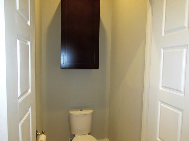 Building Photo - 3249 Dixie Dr