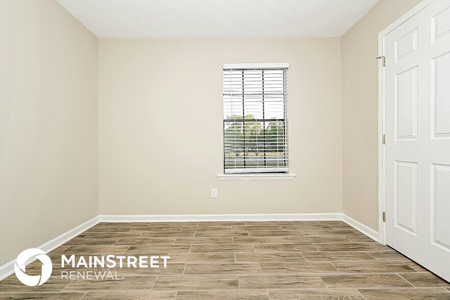 Building Photo - 5704 Phillips Dr