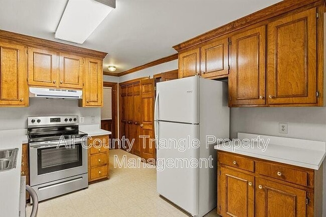 Building Photo - 4904 Kinross Ct