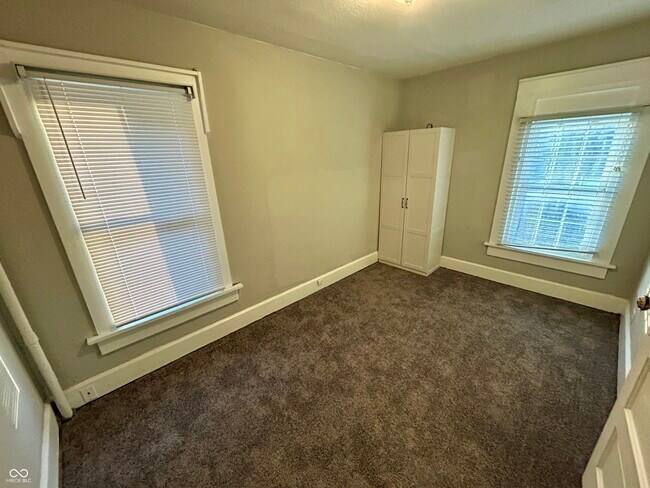 Building Photo - 1134 Lasalle St