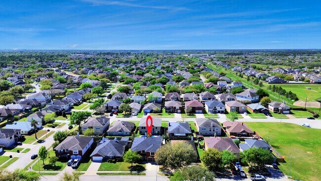 Building Photo - 12711 Laurel Bank Way