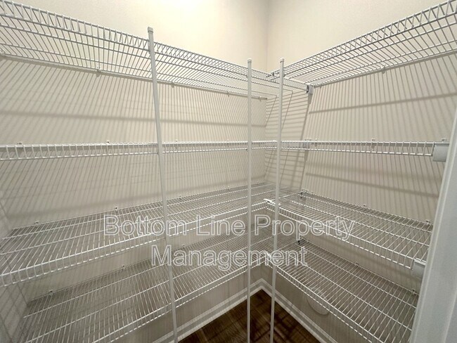 Building Photo - 3037 Hutton Gdns Ln