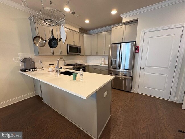 Building Photo - 202 Charles Ellis Dr