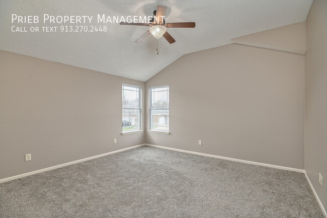 Building Photo - 2172 W Forest Dr
