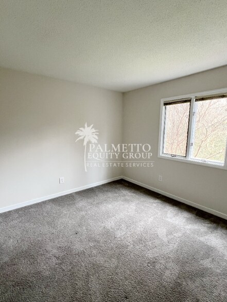 Building Photo - 210 N Lindell Rd