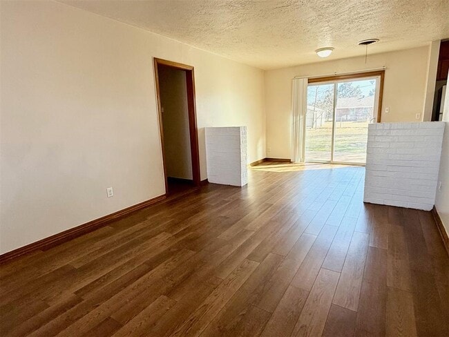 Building Photo - 1412 W Hayes St