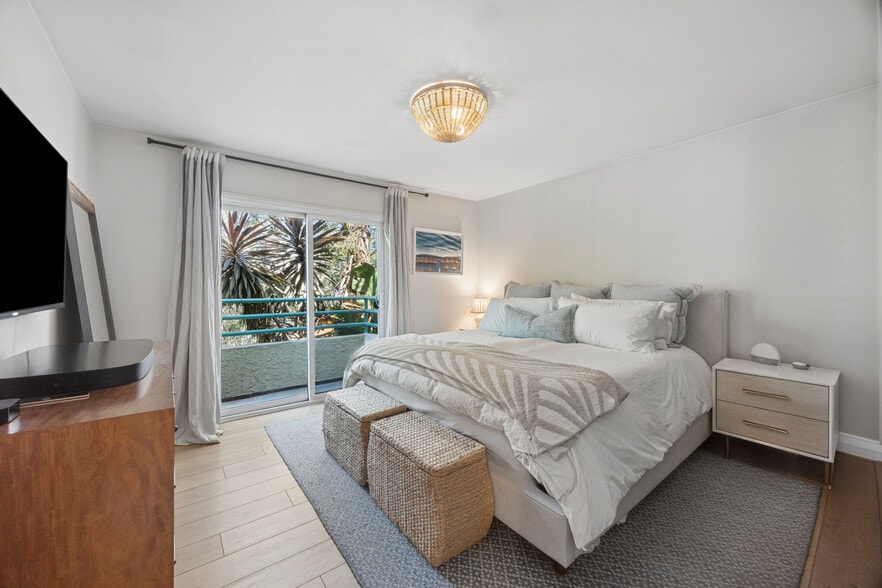 Building Photo - 11734 Avon Way