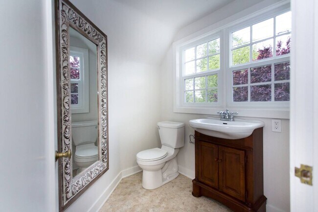 Building Photo - Custom 1 bedroom apartment in downtown Eug...