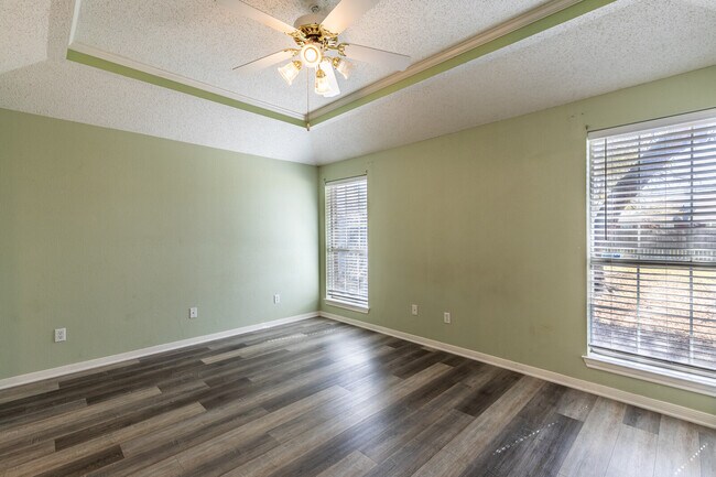 Building Photo - 10312 Sierra W Dr