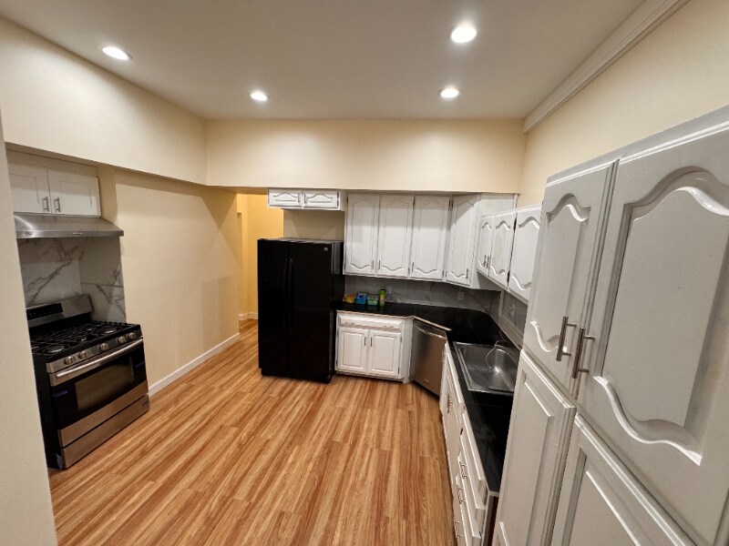 Building Photo - 630 Jefferson Ave