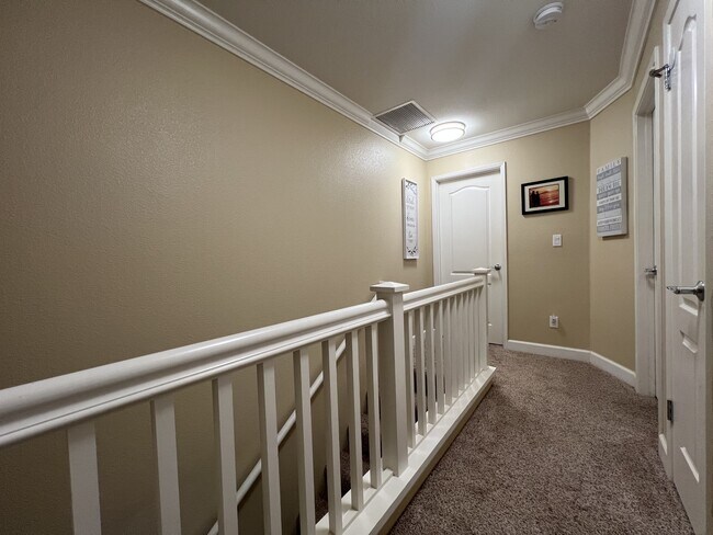 Building Photo - 92-1524-1524 Ali'inui Dr