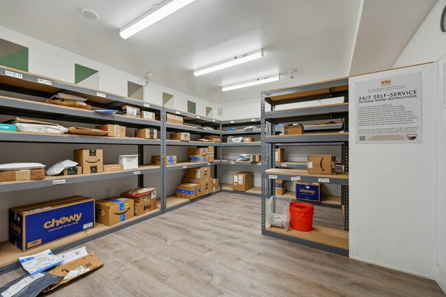 Building Photo - 2001 McAllister St