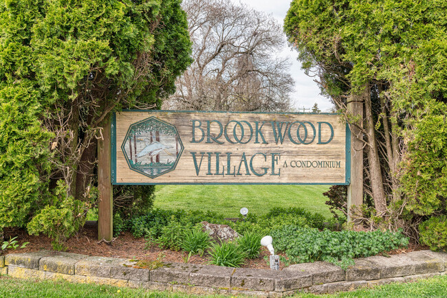 Building Photo - 102 Brookwood Dr