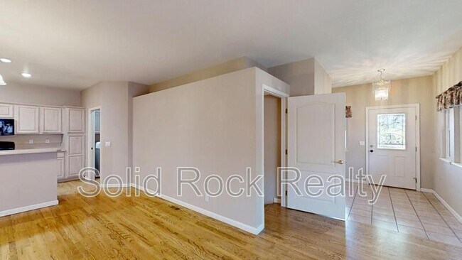Building Photo - 2241 Palm Dr