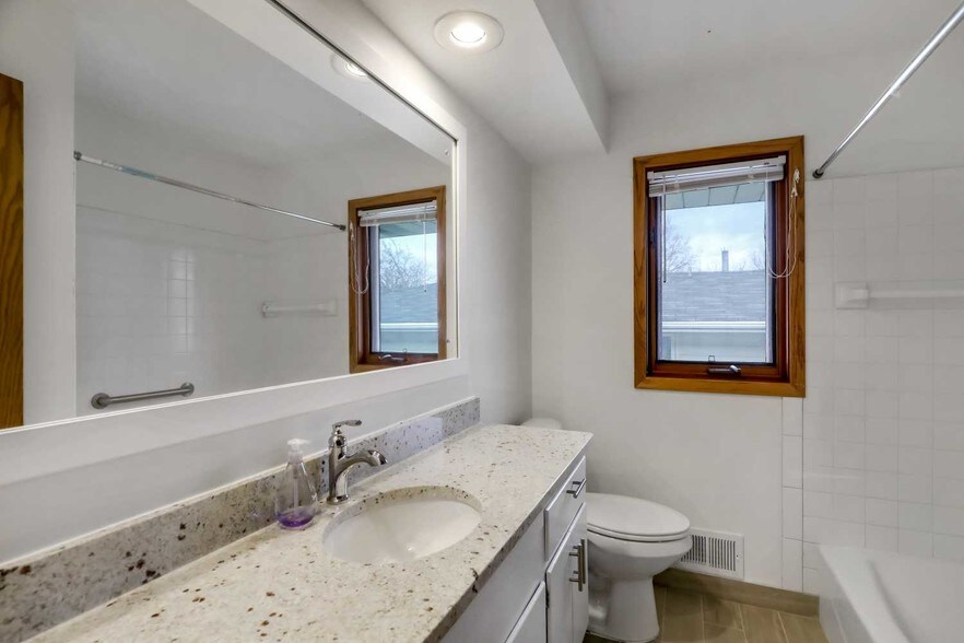 Master Bath - 5508 France Ave S