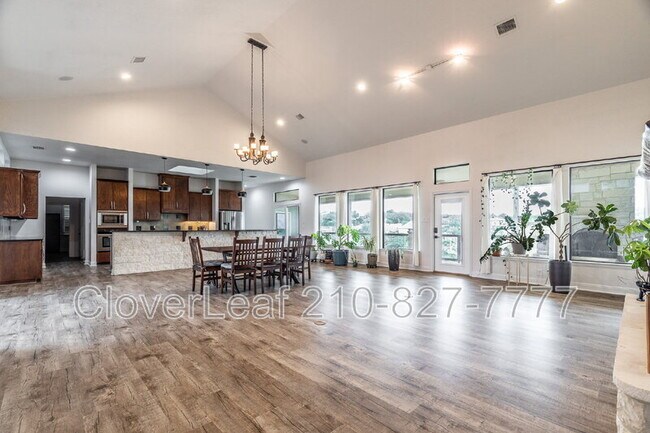 Building Photo - 335 Charon Point
