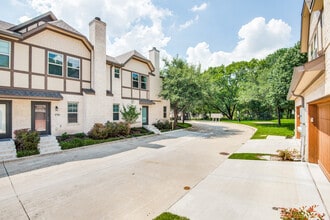 Building Photo - 8706 Tudor Pl