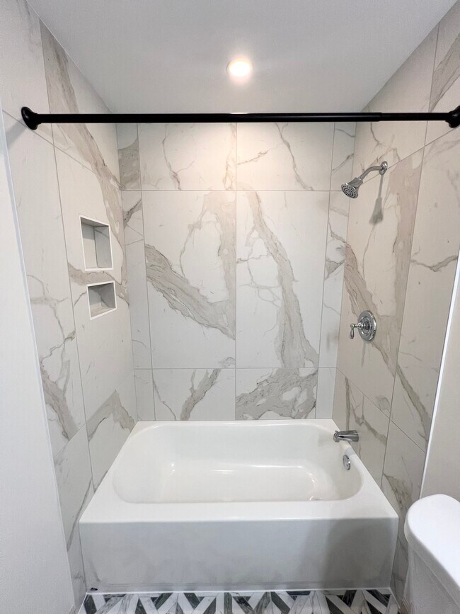 Full Bathroom - 1 Commercial Row