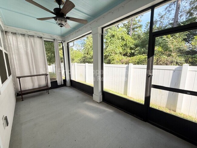 Building Photo - 14141 Backbarrier Rd