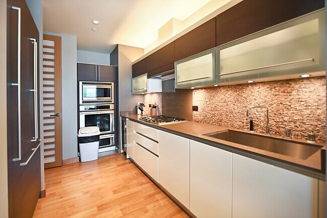 Building Photo - Waldorf Astoria 2711-City/Mtn views from t...